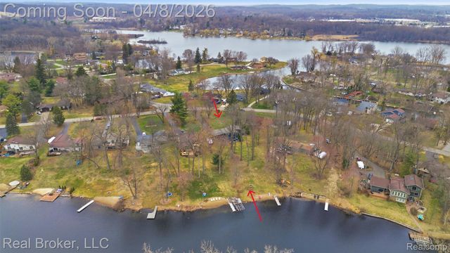 7514 Capri Drive, White Lake Charter Township, MI 48383