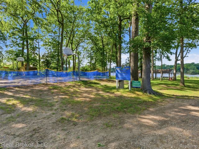 7514 Capri Drive, White Lake Charter Township, MI 48383