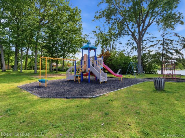 7514 Capri Drive, White Lake Charter Township, MI 48383