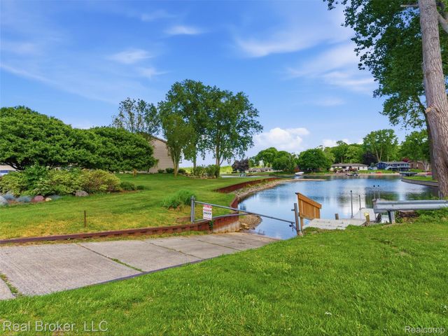 7514 Capri Drive, White Lake Charter Township, MI 48383