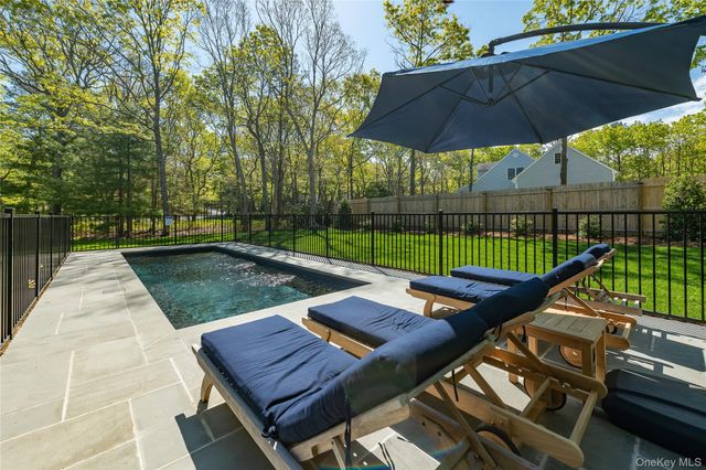 16 Hildreth Road, Hampton Bays, NY 11946