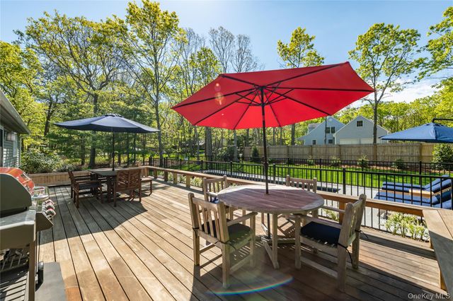 16 Hildreth Road, Hampton Bays, NY 11946