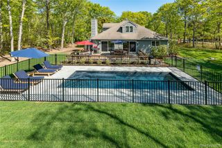 16 Hildreth Road, Hampton Bays, NY 11946