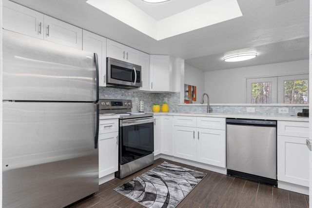 4444 Victory Drive 1108, Houston, TX 77088