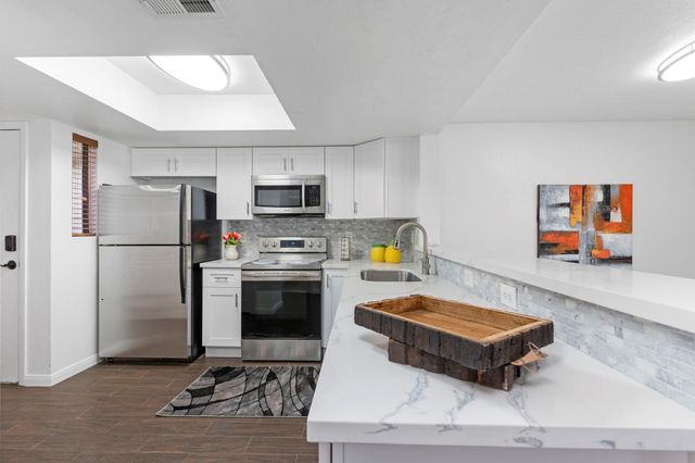 4444 Victory Drive 1108, Houston, TX 77088