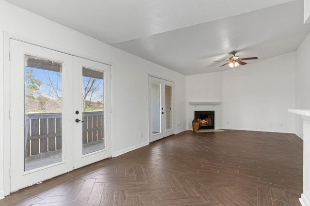 4444 Victory Drive 1108, Houston, TX 77088