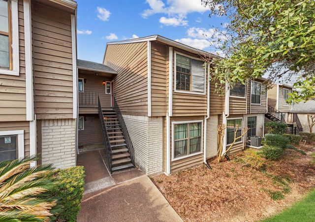 4444 Victory Drive 1108, Houston, TX 77088