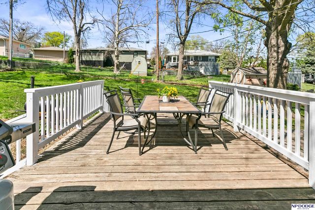 8714 A Street, Omaha, NE 68124