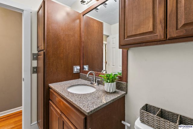 8714 A Street, Omaha, NE 68124