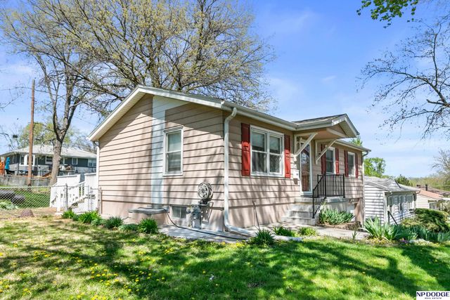 8714 A Street, Omaha, NE 68124