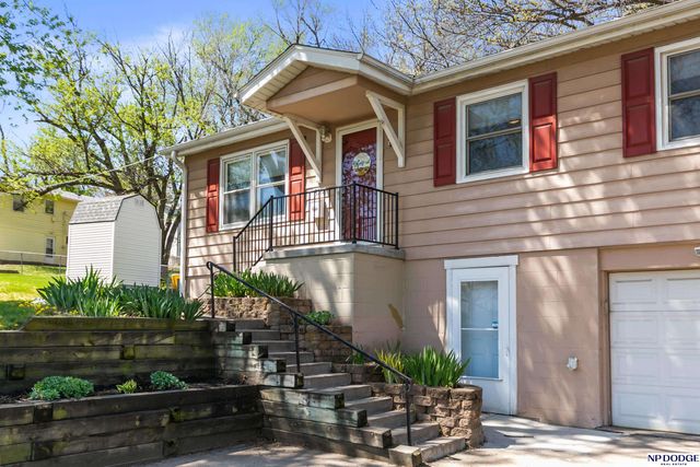 8714 A Street, Omaha, NE 68124