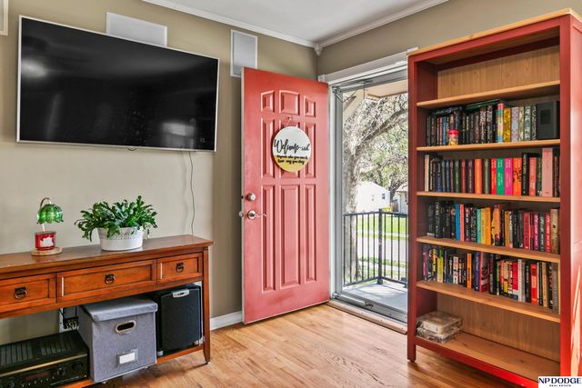 8714 A Street, Omaha, NE 68124