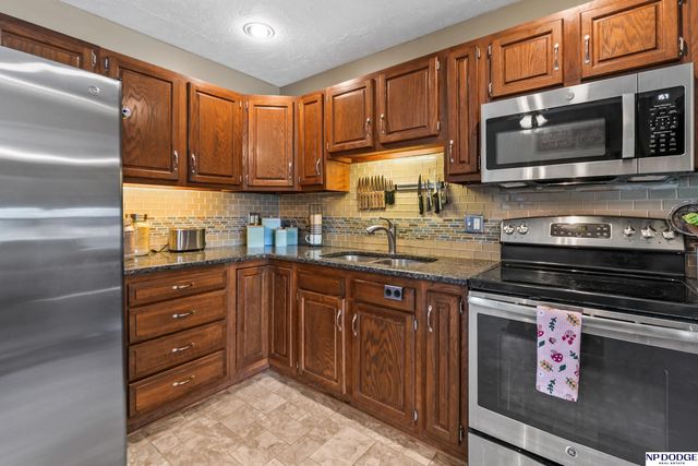 8714 A Street, Omaha, NE 68124