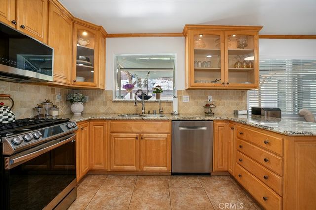 11852 Vanport Avenue, Sylmar, CA 91342