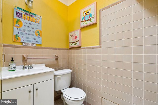 7221 W PASSYUNK AVE, Philadelphia, PA 19142