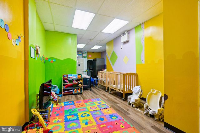 7221 W PASSYUNK AVE, Philadelphia, PA 19142