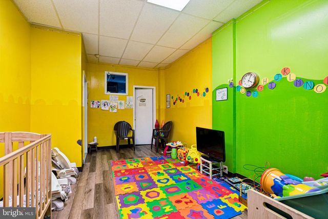 7221 W PASSYUNK AVE, Philadelphia, PA 19142