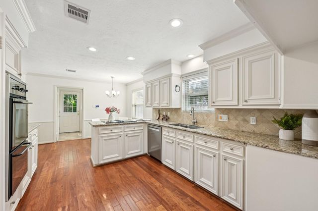 11003 Overbrook Lane, Houston, TX 77042