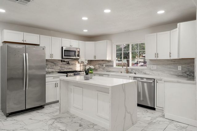 1905 Michel Ave, Modesto, CA 95358