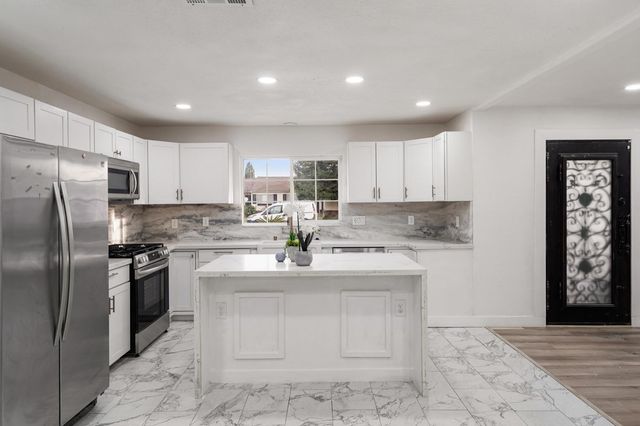 1905 Michel Ave, Modesto, CA 95358