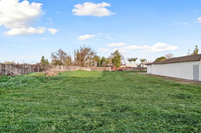 1905 Michel Ave, Modesto, CA 95358