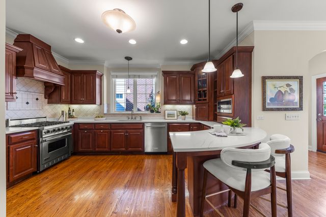 706 N Ellsworth Street, Naperville, IL 60563