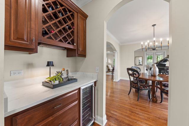 706 N Ellsworth Street, Naperville, IL 60563