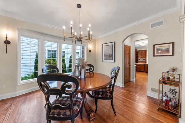 706 N Ellsworth Street, Naperville, IL 60563