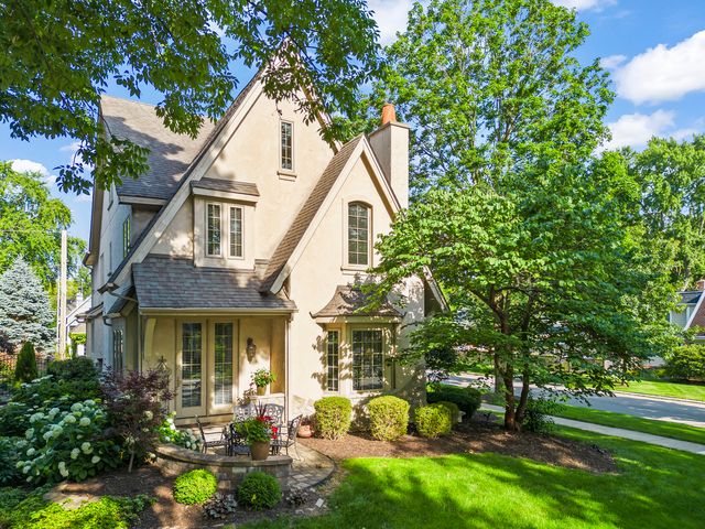 706 N Ellsworth Street, Naperville, IL 60563