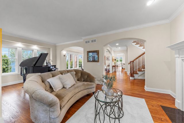 706 N Ellsworth Street, Naperville, IL 60563