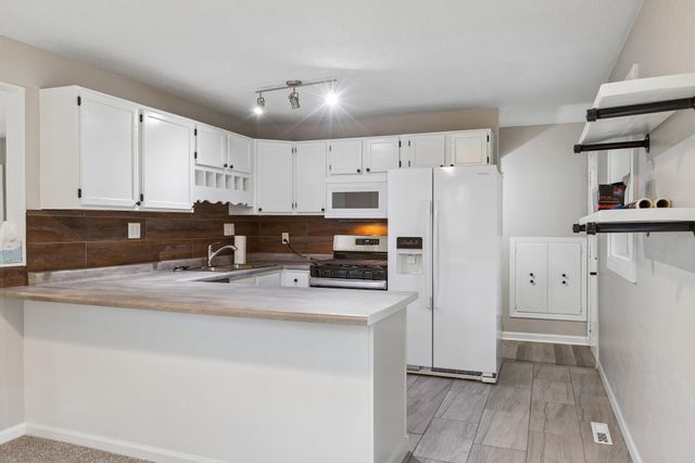19 ARNOLD Avenue, Council Bluffs, IA 51503