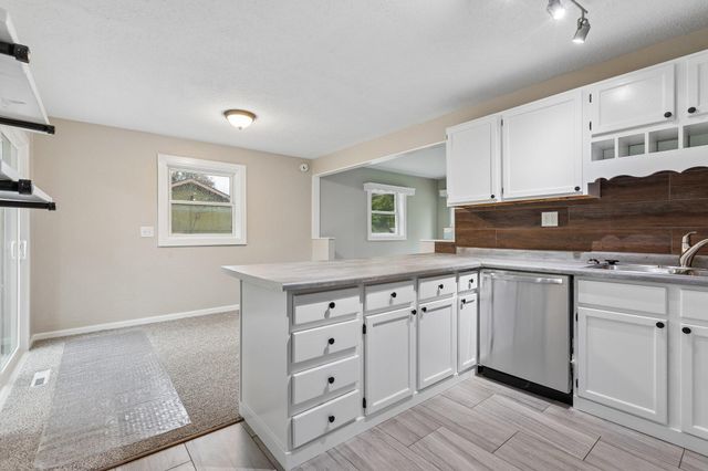 19 ARNOLD Avenue, Council Bluffs, IA 51503