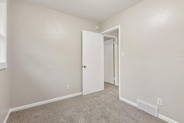 19 ARNOLD Avenue, Council Bluffs, IA 51503