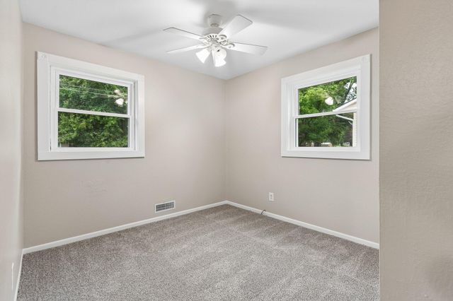 19 ARNOLD Avenue, Council Bluffs, IA 51503