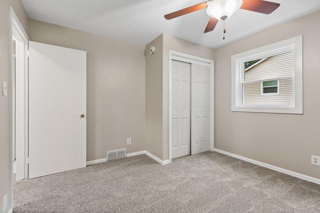 19 ARNOLD Avenue, Council Bluffs, IA 51503