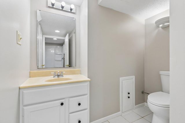 19 ARNOLD Avenue, Council Bluffs, IA 51503