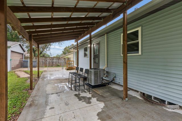 19 ARNOLD Avenue, Council Bluffs, IA 51503