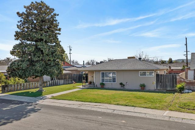 425 University Avenue, Coalinga, CA 93210