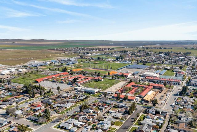 425 University Avenue, Coalinga, CA 93210