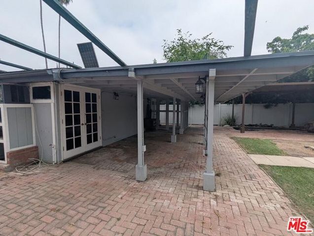 6220 Oakdale Avenue, Woodland Hills (los Angeles), CA 91367