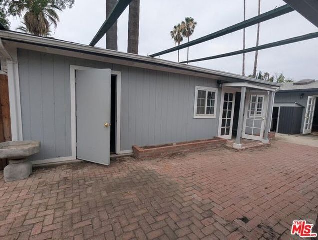 6220 Oakdale Avenue, Woodland Hills (los Angeles), CA 91367