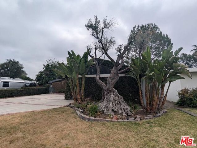 6220 Oakdale Avenue, Woodland Hills (los Angeles), CA 91367