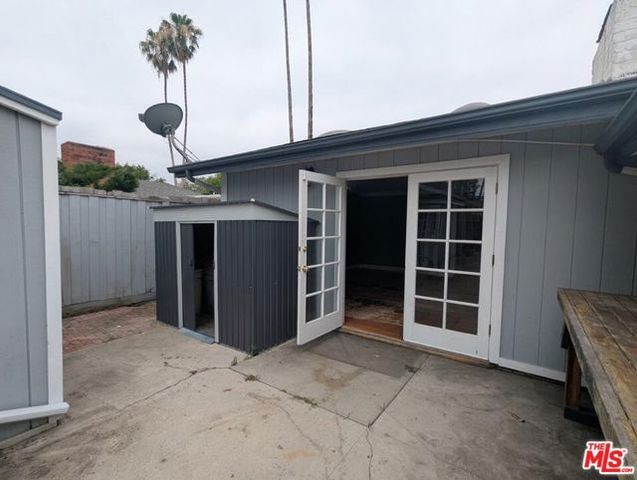 6220 Oakdale Avenue, Woodland Hills (los Angeles), CA 91367