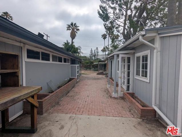 6220 Oakdale Avenue, Woodland Hills (los Angeles), CA 91367