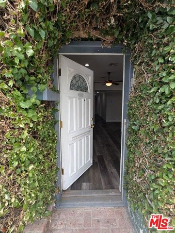 6220 Oakdale Avenue, Woodland Hills (los Angeles), CA 91367