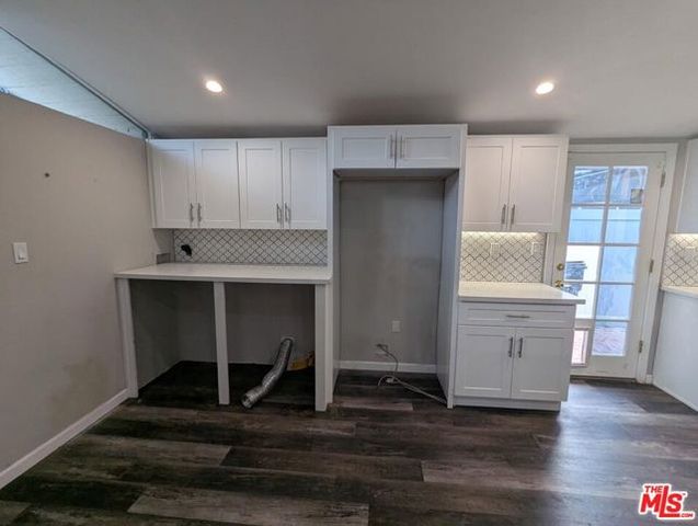 6220 Oakdale Avenue, Woodland Hills (los Angeles), CA 91367