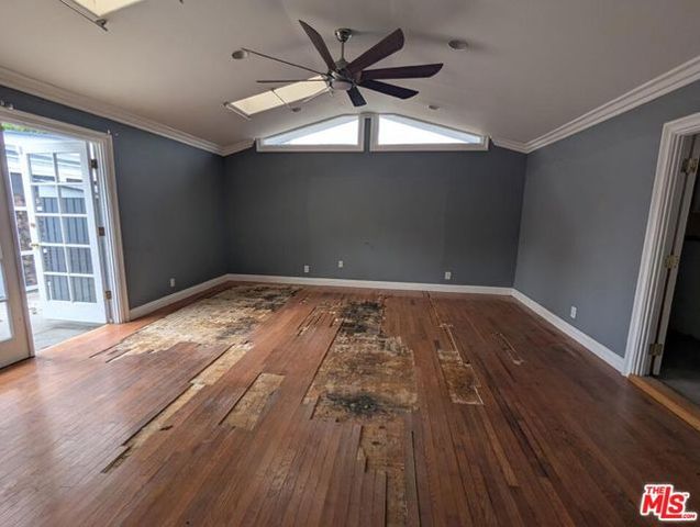 6220 Oakdale Avenue, Woodland Hills (los Angeles), CA 91367
