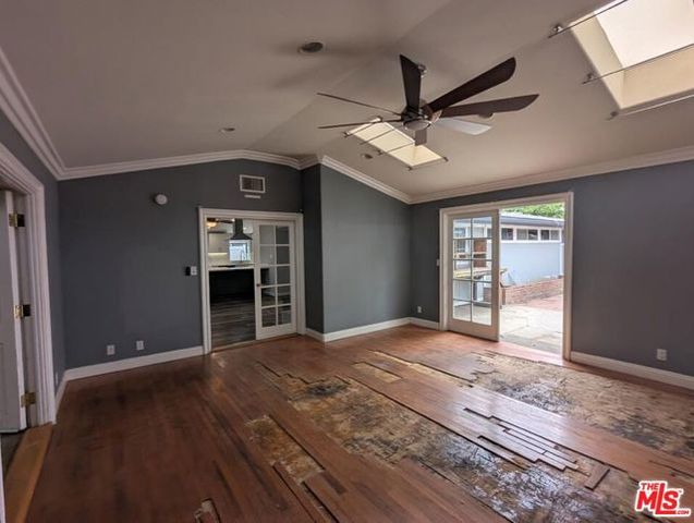 6220 Oakdale Avenue, Woodland Hills (los Angeles), CA 91367