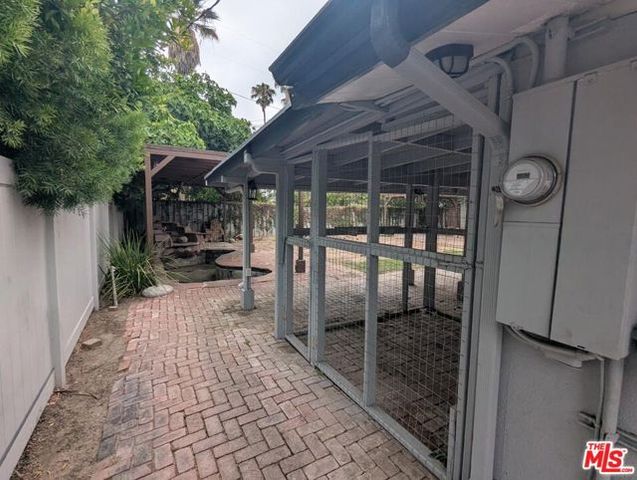 6220 Oakdale Avenue, Woodland Hills (los Angeles), CA 91367