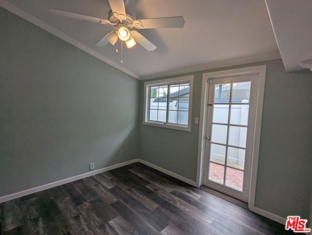 6220 Oakdale Avenue, Woodland Hills (los Angeles), CA 91367